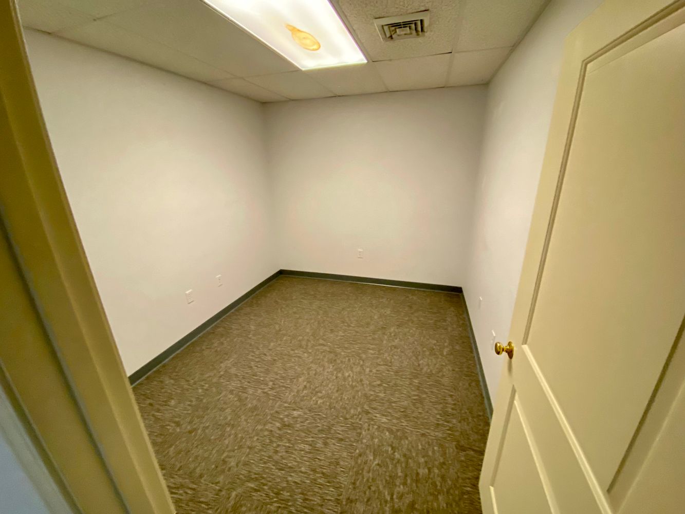 19 Bridge St, Kittery, ME 03904